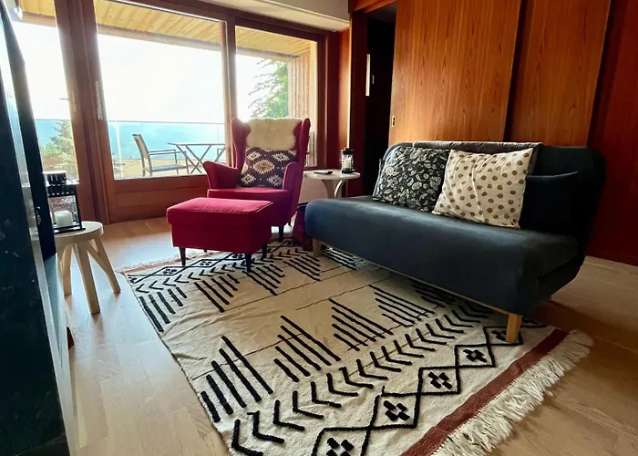 Renovated 5 Min To Montana Center *